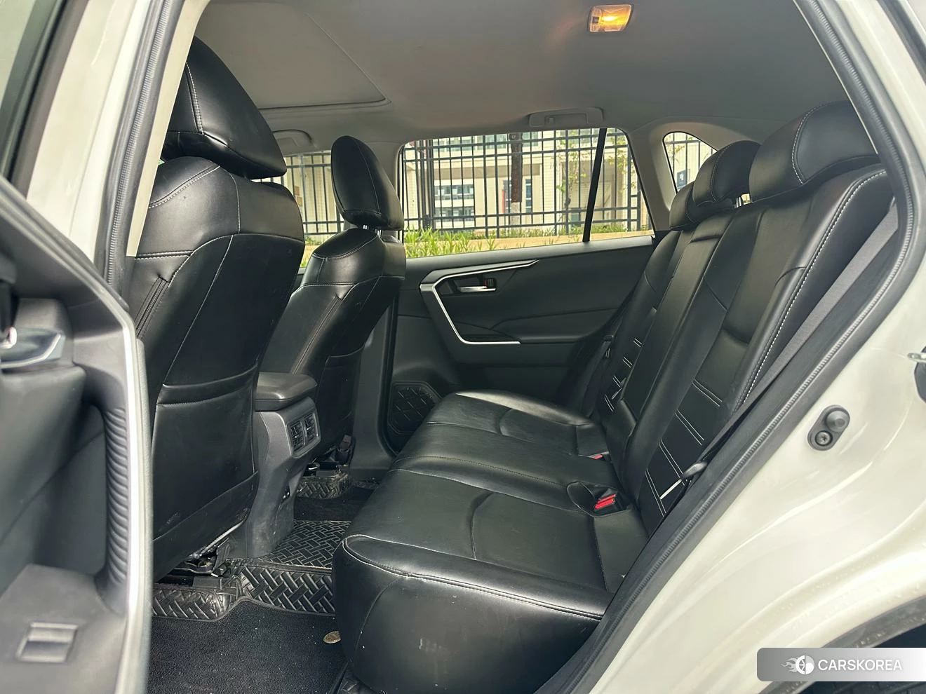 Toyota RAV4 2019 Белый из Китая, фото 3