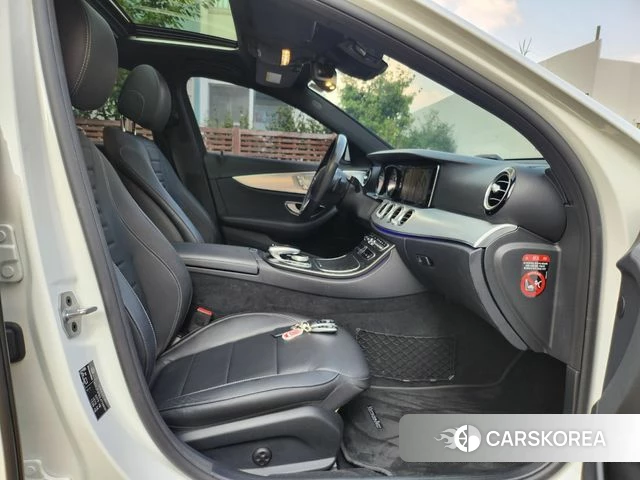 Mercedes-Benz E-Class W213 2019 Белый из Кореи, фото 3