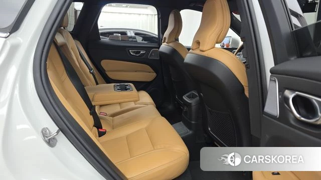 Volvo XC60 second Generation 2025 Белый из Кореи, фото 3