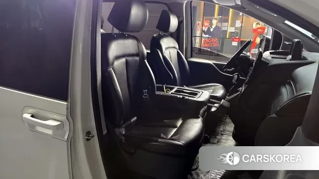 Hyundai Staria 2021 Белый из Кореи, фото 3