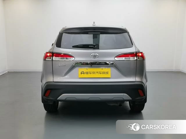 Toyota Corolla 2025 Серебристо-серый из Китая, фото 3