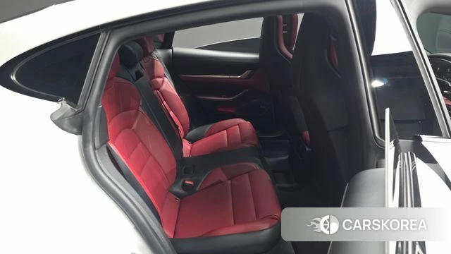 Porsche Taycan 2022 Белый из Кореи, фото 3