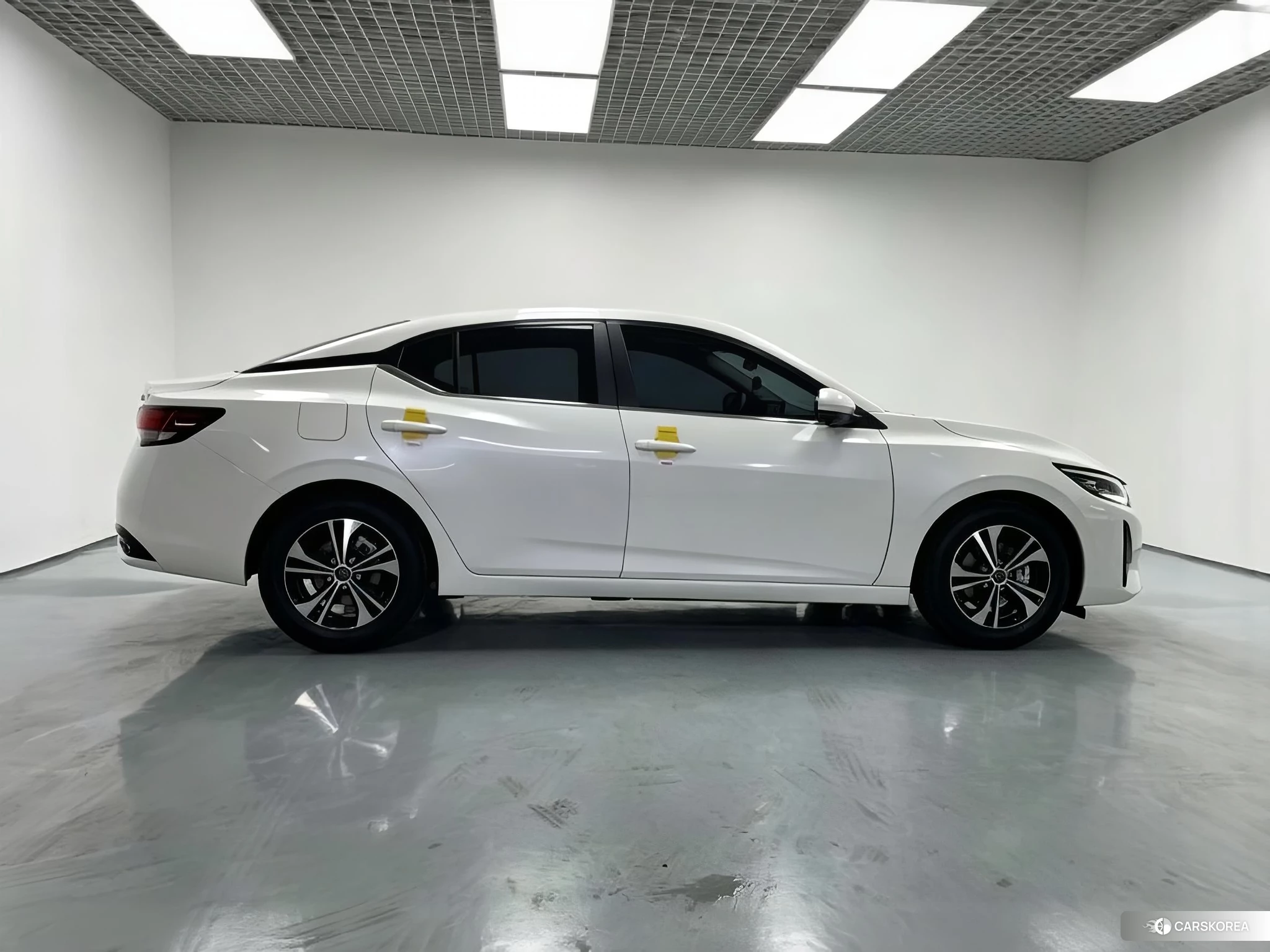 Nissan Sylphy 2024 Белый из Китая, фото 3