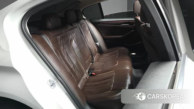 BMW 5 Series (G30) 2019 Белый из Кореи, фото 4