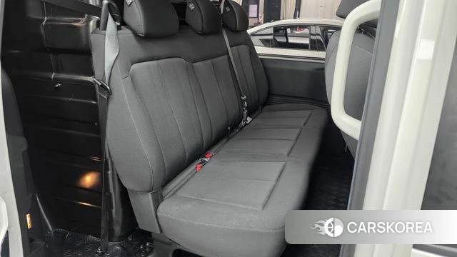 Hyundai Staria 2022 Белый из Кореи, фото 3