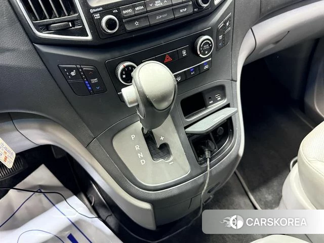 Hyundai The New Grand Starex 2018 Серебристо-серый из Кореи, фото 3