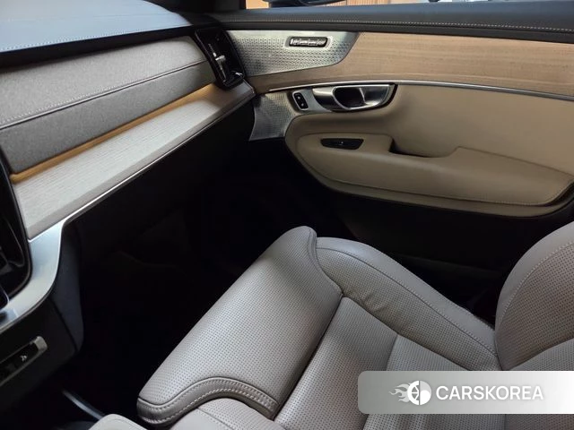 Volvo XC90 second Generation 2025 Белый из Кореи, фото 3