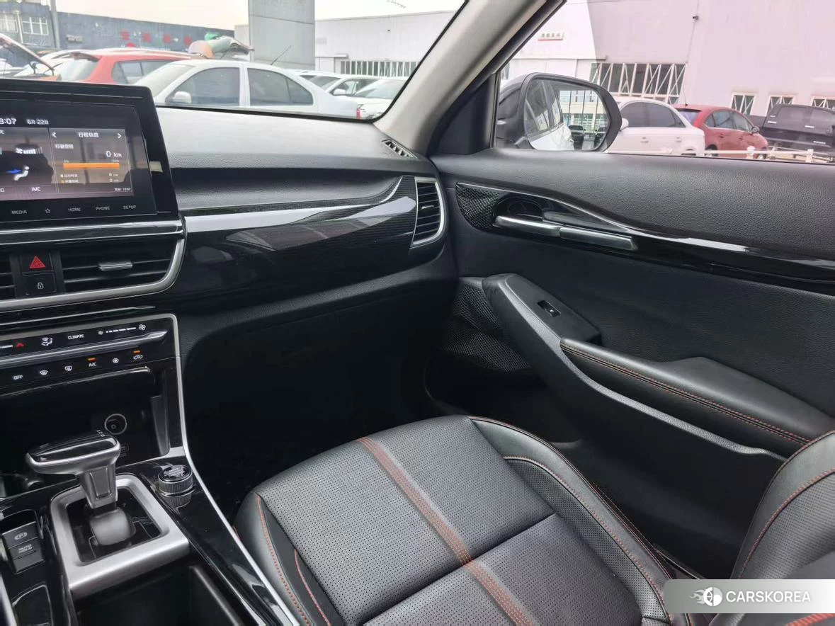 Kia KX3 2019 Белый из Китая, фото 3