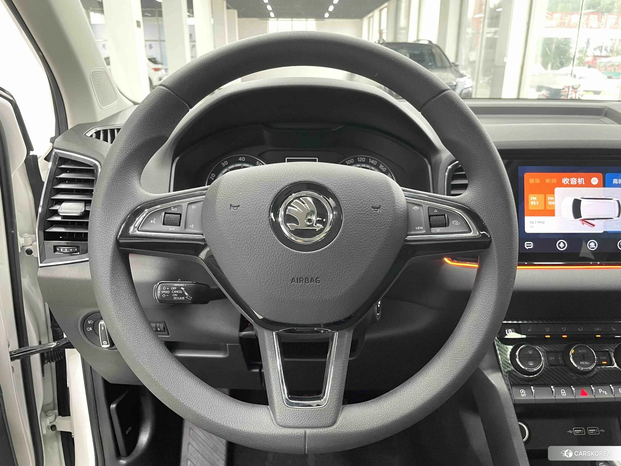 Skoda Karoq 2020 Белый из Китая, фото 3