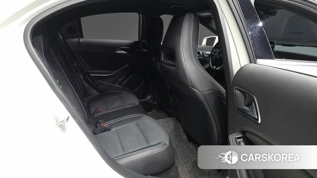 Mercedes-Benz A-Class W176 2018 Белый из Кореи, фото 3