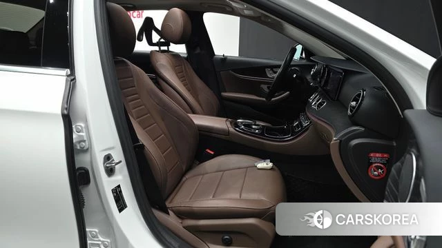 Mercedes-Benz E-Class W213 2020 Белый из Кореи, фото 3