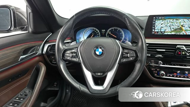 BMW 5 Series (G30) 2018 Белый из Кореи, фото 3