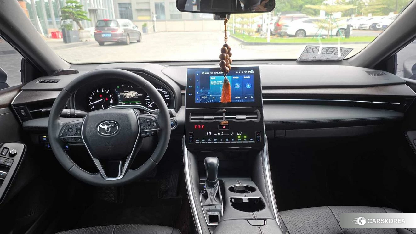 Toyota Avalon 2022 Белый из Китая, фото 3