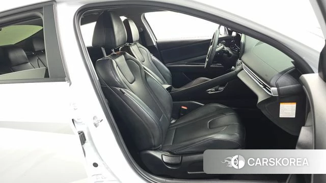 Hyundai The New Avante Hybrid (CN7) 2023 Белый из Кореи, фото 3