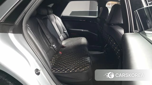 Hyundai Grandeur (GN7) 2026 Серебристо-серый из Кореи, фото 3
