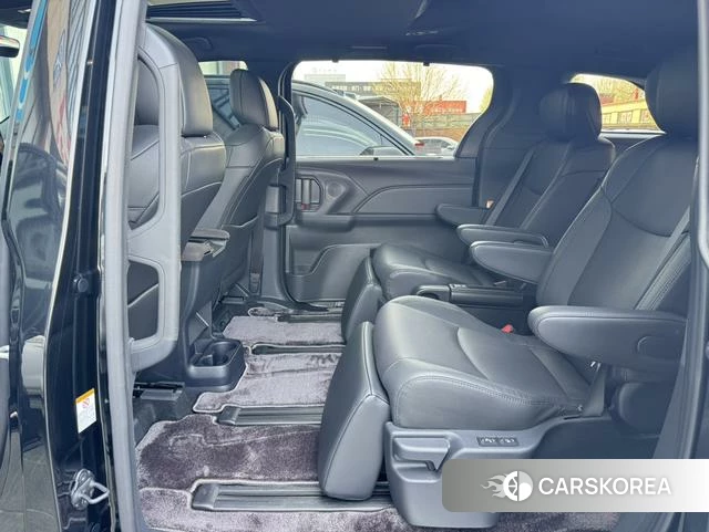 Toyota Sienna 2024 Черный из Китая, фото 3