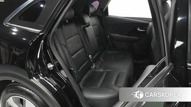 Kia Niro 2018 Черный из Кореи, фото 3