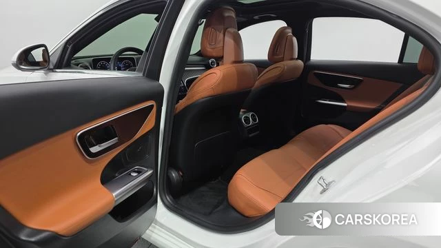 Mercedes-Benz C-Class W206 2022 Белый из Кореи, фото 3