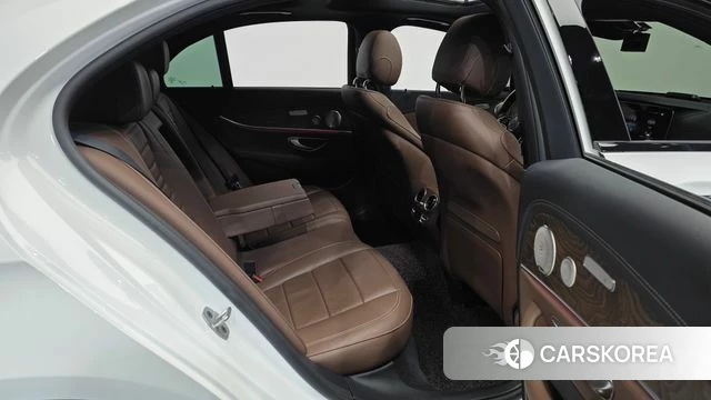 Mercedes-Benz E-Class W213 2021 Белый из Кореи, фото 3