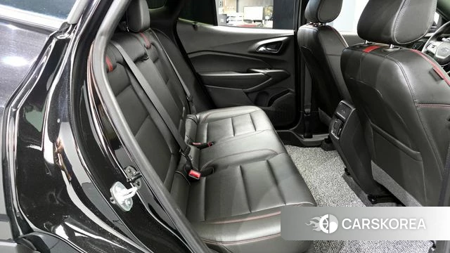 Chevrolet (GM Daewoo) Trax Crossover 2024 Черный из Кореи, фото 3