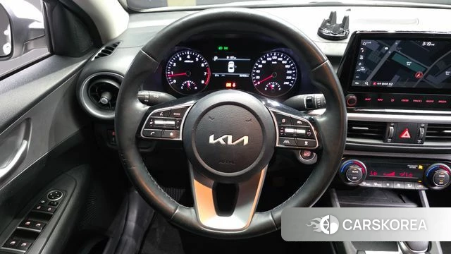 Kia The New K3 2nd generation 2022 Белый из Кореи, фото 3