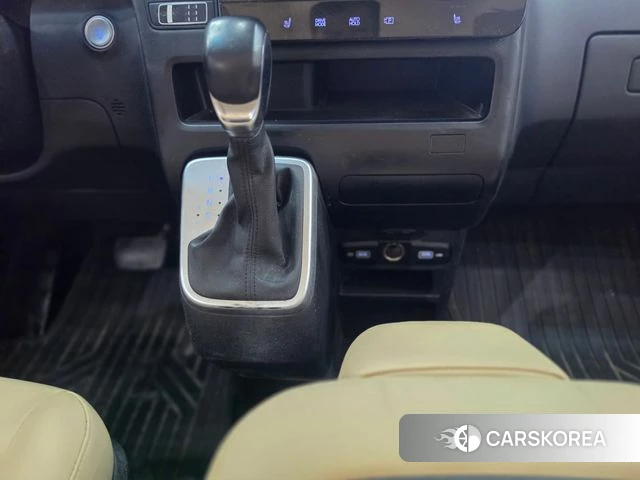 Hyundai Staria 2021 Черный из Кореи, фото 3