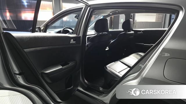 Kia Sportage The Bold 2021 Серебряный из Кореи, фото 3