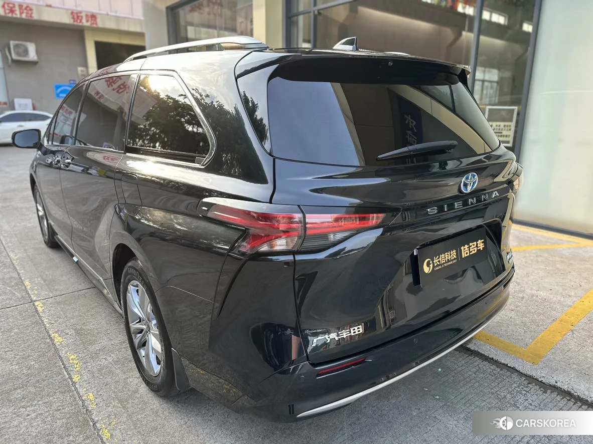 Toyota Sienna 2021 Черный из Китая, фото 3