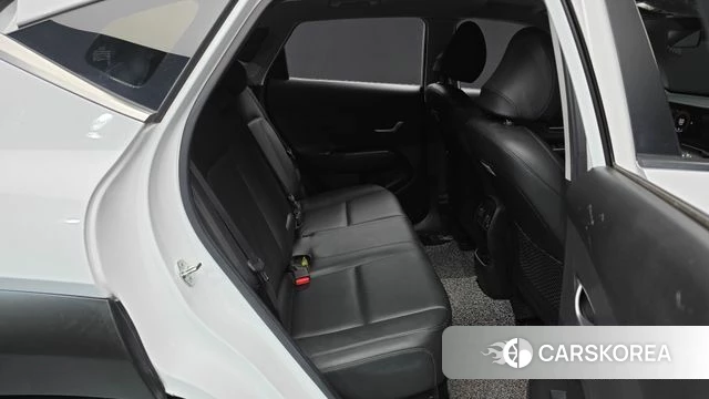 Hyundai Kona Hybrid (SX2) 2023 Белый из Кореи, фото 3