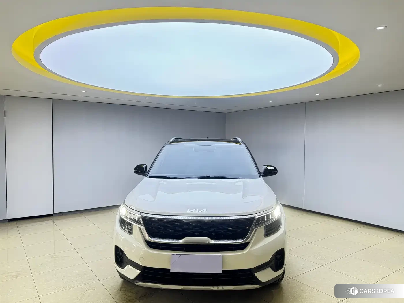 Kia KX3 2023 Белый из Китая, фото 3