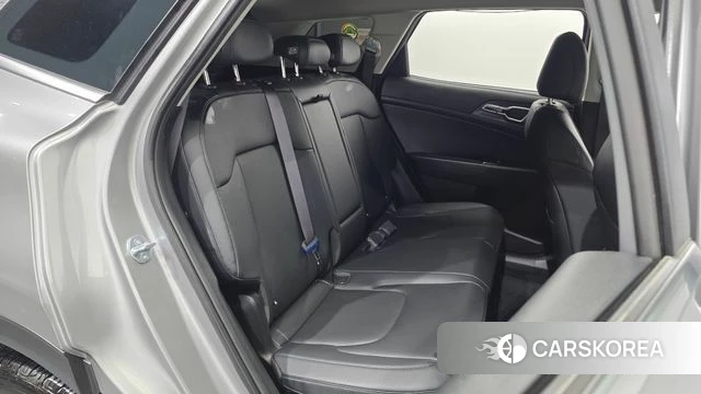 Kia Sportage 5th Generation Hybrid 2023 Серебристо-серый из Кореи, фото 3