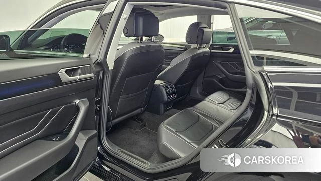 Volkswagen Arteon 2023 Черный из Кореи, фото 3