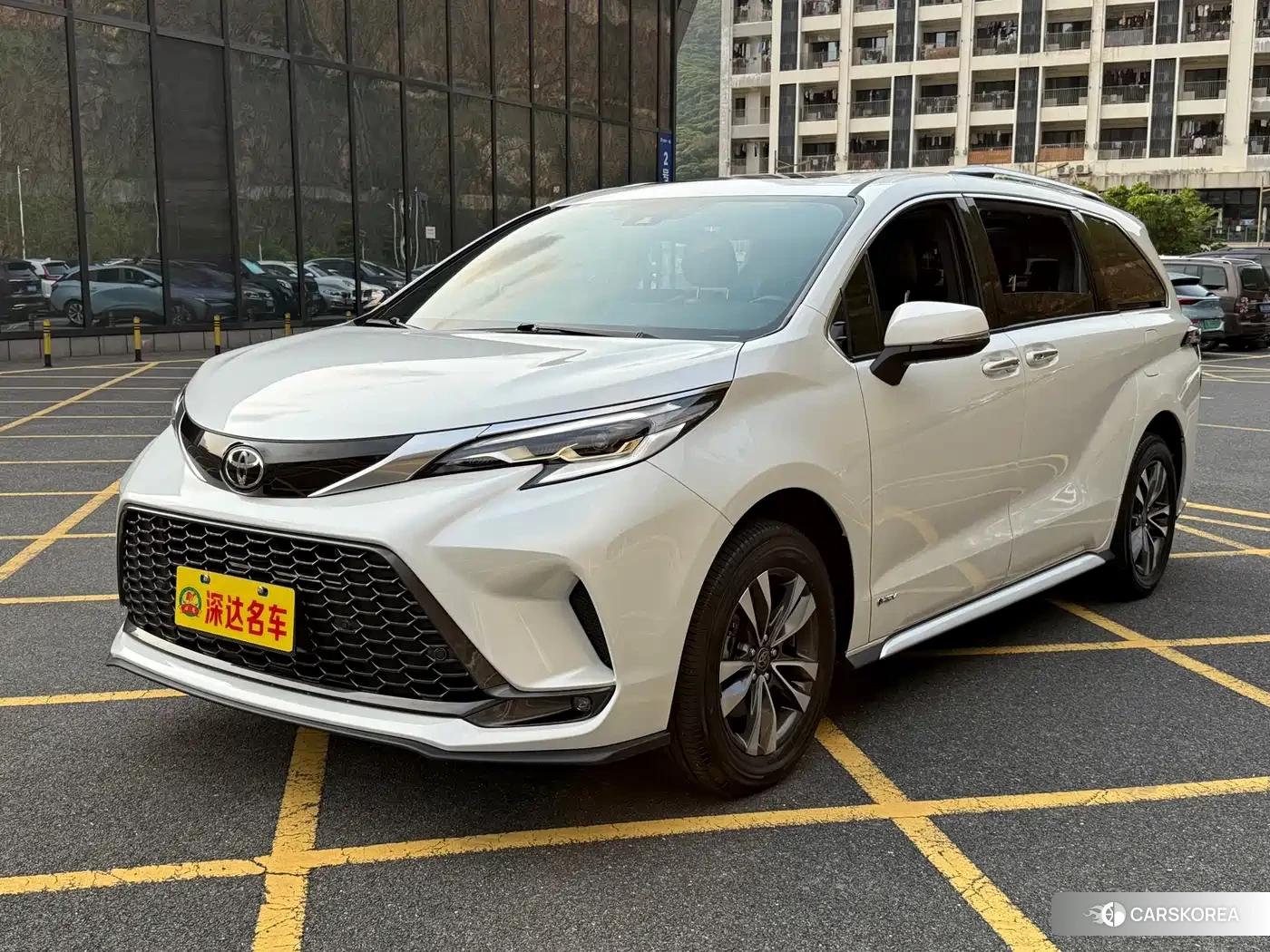 Toyota Granvia 2024 Белый из Китая, фото 4