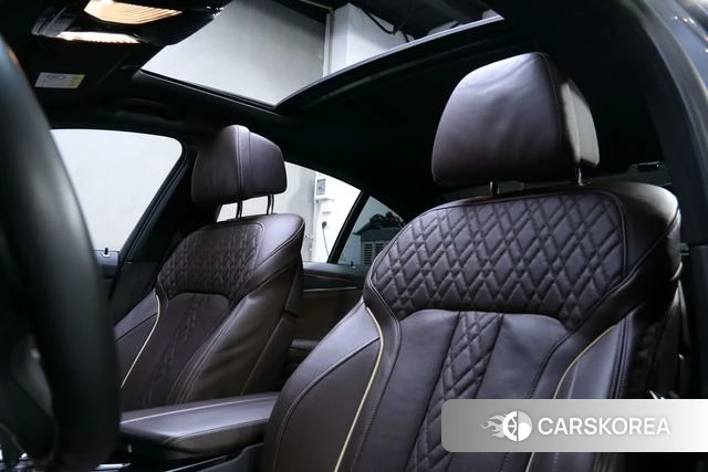 BMW 5 series 2022 Темно-серый из Китая, фото 3