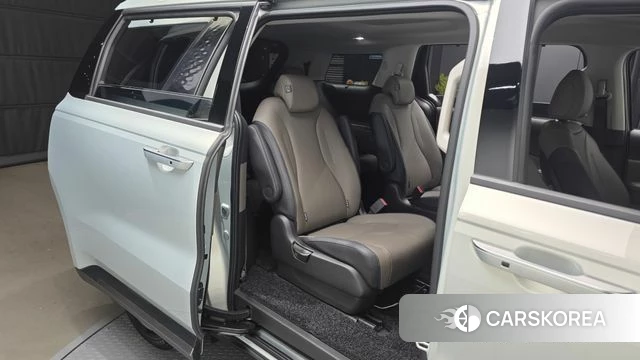 Kia The New Carnival 4th Generation 2024 Серебристо-серый из Кореи, фото 3