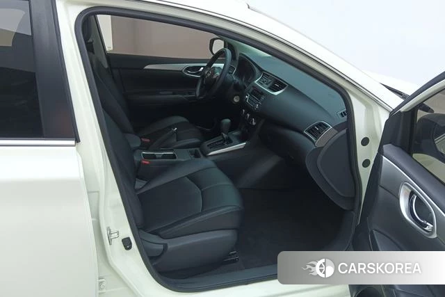 Nissan Sylphy 2022 Белый из Китая, фото 3