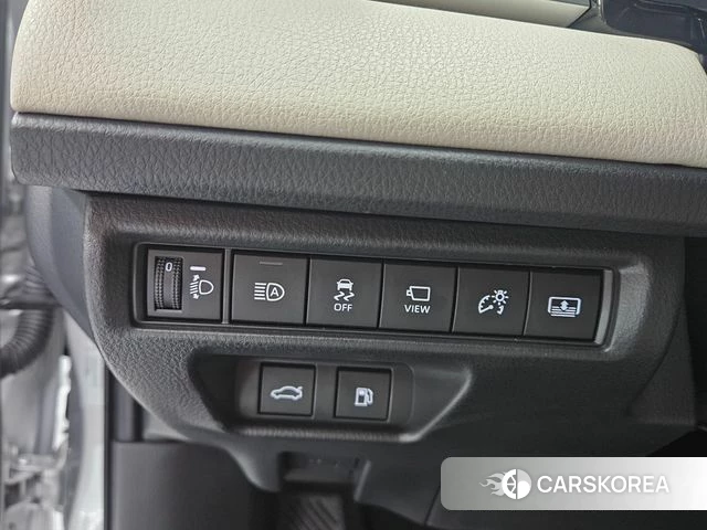 Toyota Camry (XV80) 2025 Серебряный из Кореи, фото 3