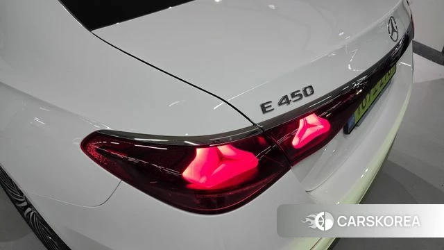 Mercedes-Benz E-Class W214 2026 Белый из Кореи, фото 3