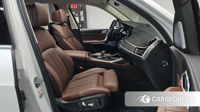 BMW X7 (G07) 2022 Белый из Кореи, фото 3