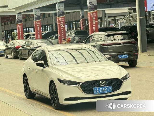 Mazda 3 2024 Белый из Китая, фото 3