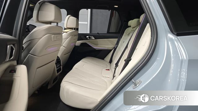 BMW X5 (G05) 2026 Светло-серебряный цвет из Кореи, фото 3