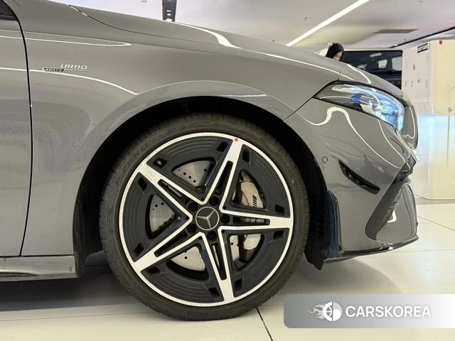 Mercedes-Benz AMG A-Class 2025 Серебристо-серый из Китая, фото 3