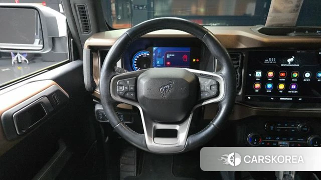 Ford Bronco 6th Generation 2022 Светло-серебряный цвет из Кореи, фото 3