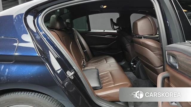 BMW 5 Series (G30) 2018 Черный из Кореи, фото 3