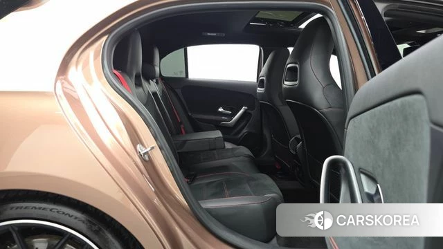 Mercedes-Benz A-Class W177 2023 Коричневый из Кореи, фото 3