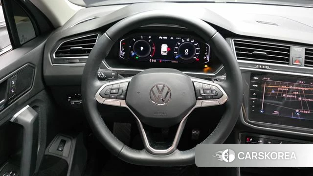 Volkswagen Tiguan second Generation 2021 Серебристо-серый из Кореи, фото 3
