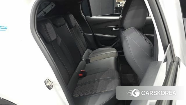 Peugeot e-208 second Generation 2021 Белый из Кореи, фото 3