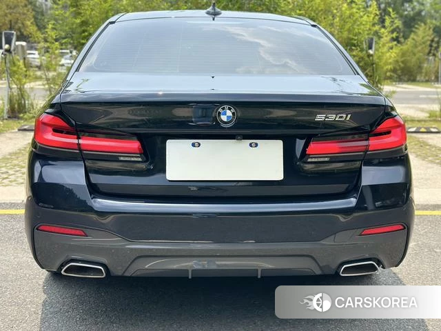 BMW 5 series 2021 Черный из Китая, фото 3