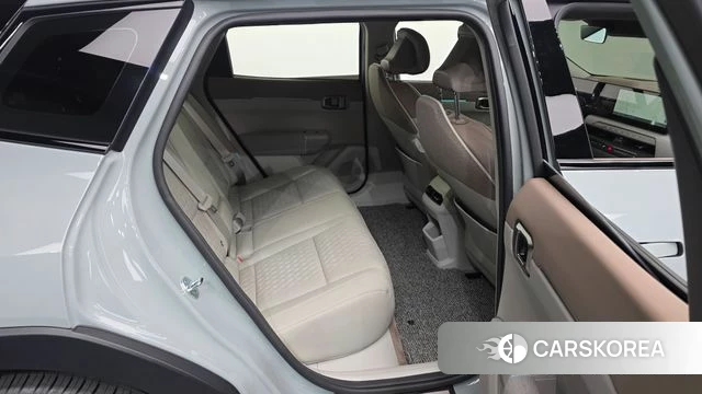 Kia EV4 2026 Серебристо-серый из Кореи, фото 3