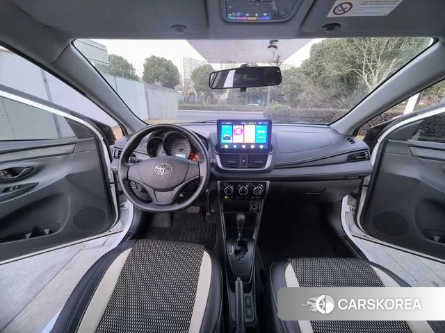 Toyota Yaris L 2021 Белый из Китая, фото 3